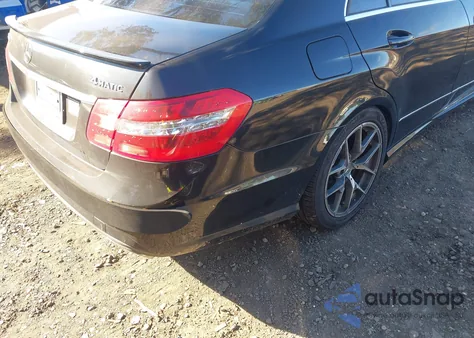 2010 Mercedes-Benz E 350 4Matic z USA, uszkodzony, nr VIN WDDHF8HB6AA188658